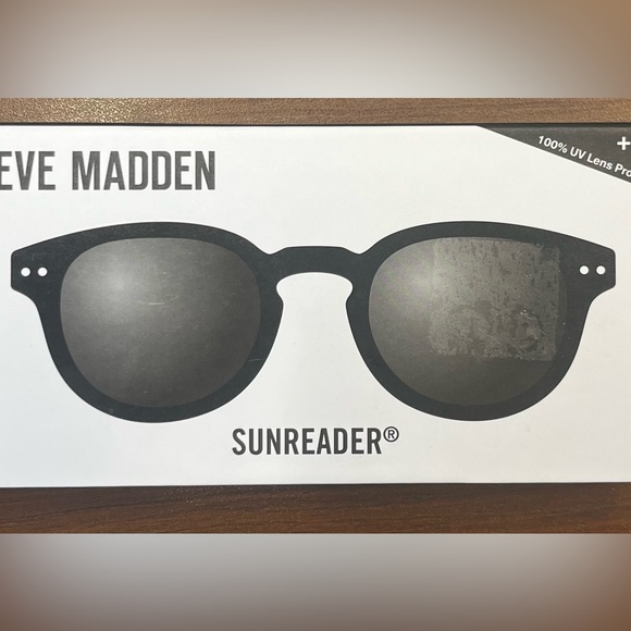 Steve Madden Accessories - 😎 New! Steve Madden Black +1.50 Sunreader Reading Sunglasses with Case 😎